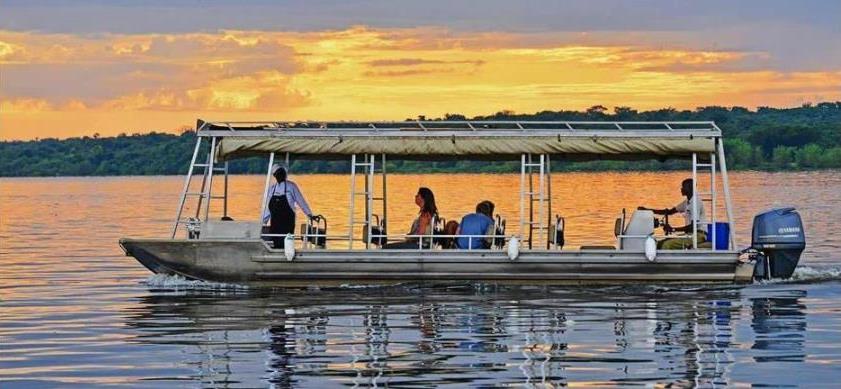 Tourists on a boat safari on the Nile, Murchison Falls Park.