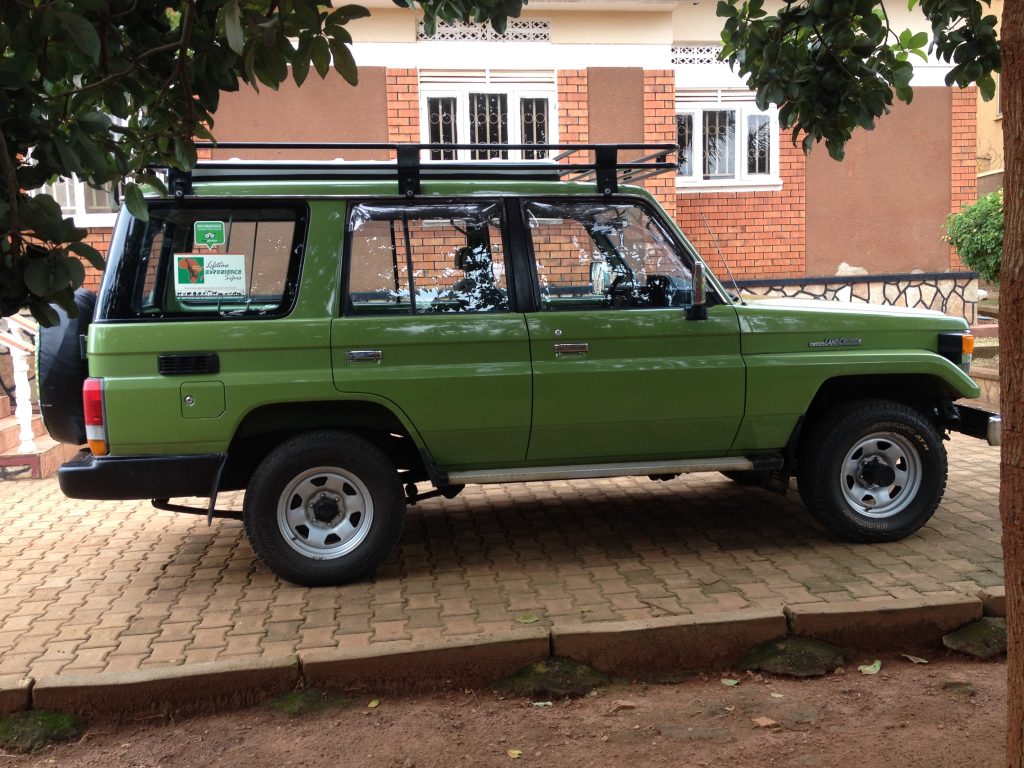 Experienced Safari Driver with Land Cruiser